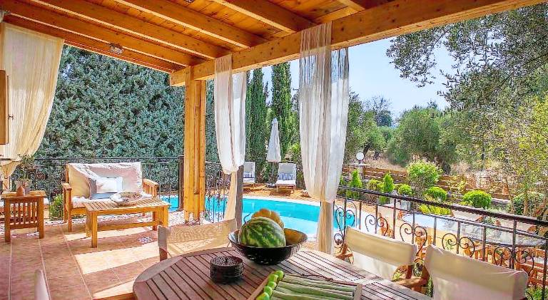 Villa with private pool, BBQ & hot tub | Good for workation — photo 3