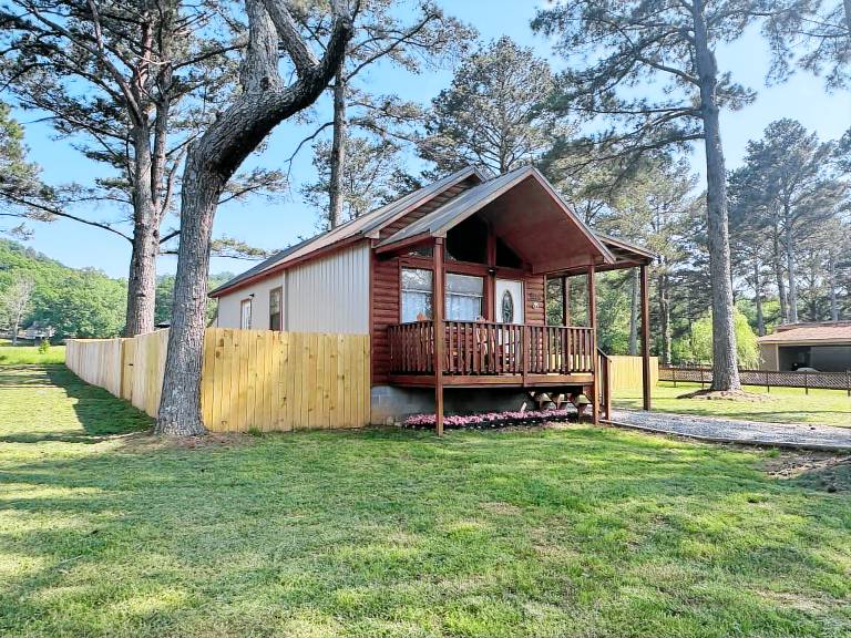 Cabin  Scottsboro