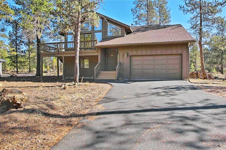 Sunriver Home w/ Hot Tub & 8 SHARC Passes — photo 3