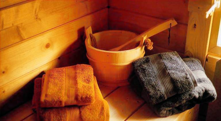 Chalet with jacuzzi — photo 5