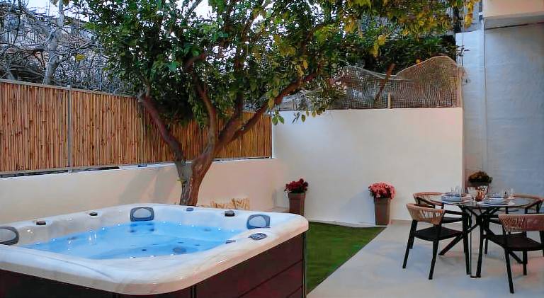Rental apartment with jacuzzi, BBQ & garden — photo 5