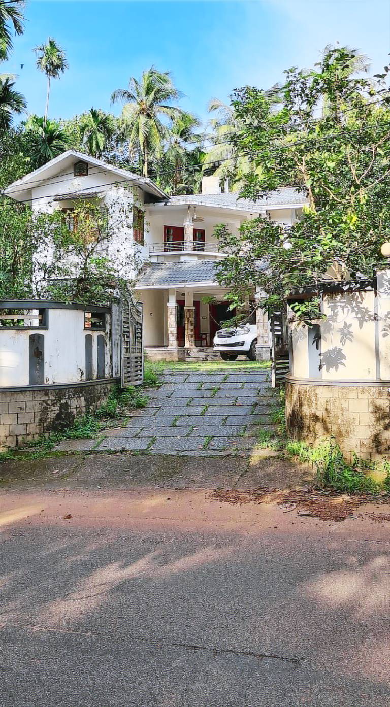 House Kozhikode Beach