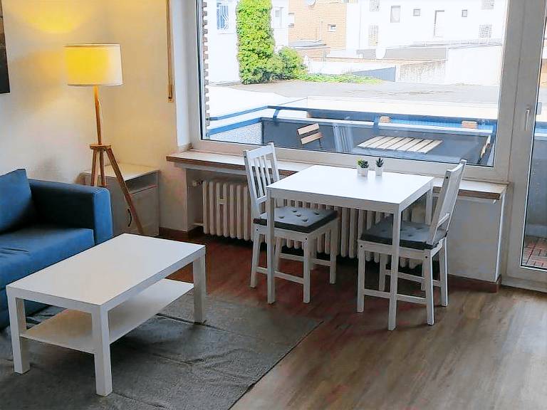 Appartement mit Balkon 1 OG mitte