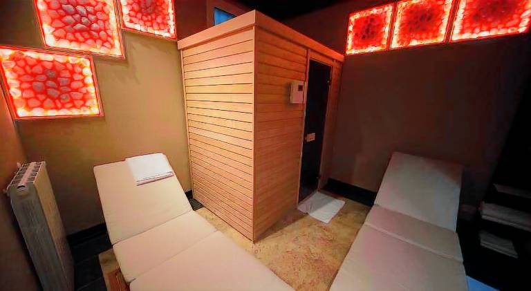 Serviced apartment with sauna & patio — photo 5