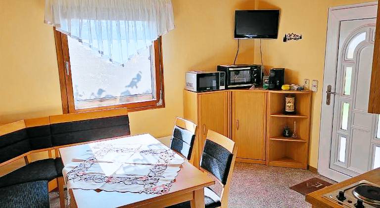 Apartment with terrace, garden & barbecue — photo 5