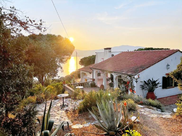 Villa with patio & garden | Sea view — photo 2