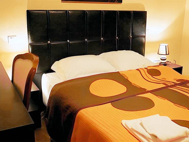 Reims Hotel in Pantin