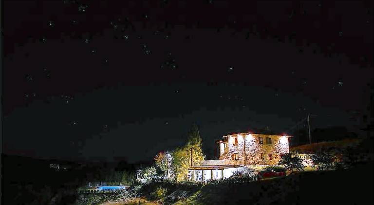 Beautiful farm with patio, barbeque & yard | Suitable for remote work | Pet-friendly in Gubbio