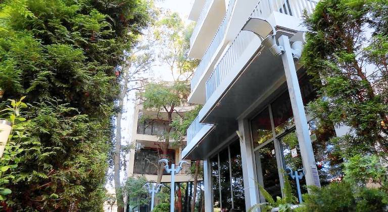Apartment with private pool — photo 4