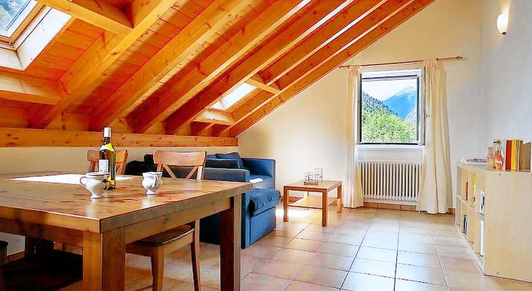 Holiday apartment with garden & patio in Locarno