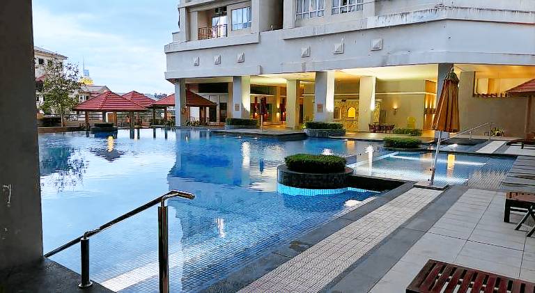 Beautiful holiday apartment with pool & hot tub | Pets are welcome — photo 3