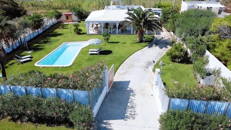 Villa "Miami Vieste" near Beach with Private Pool & Wi-Fi in Vieste