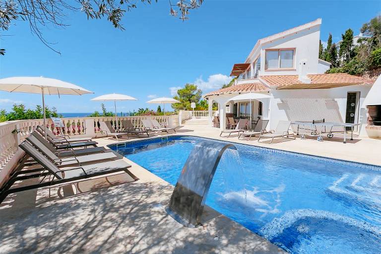 Stunning villa with pool & sea view – Villa Maitreya in Alayor