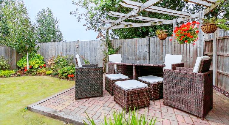 Vacation home with hot tub — photo 3