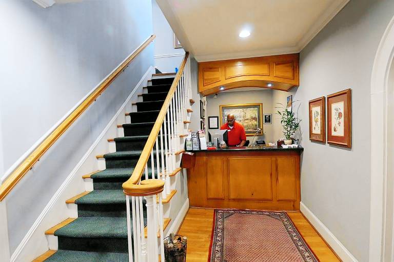 The University Inn at Emory — photo 4