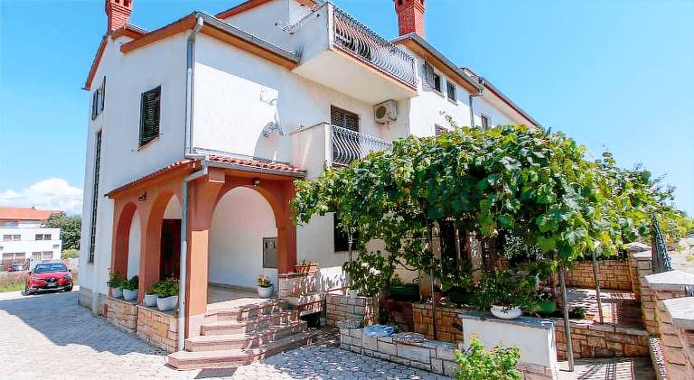 Apartment with terrace & garden in Rovinj