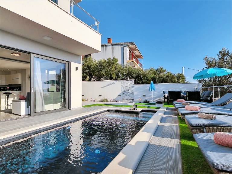 House with private pool, barbecue & terrace | Nature view in Tucepi