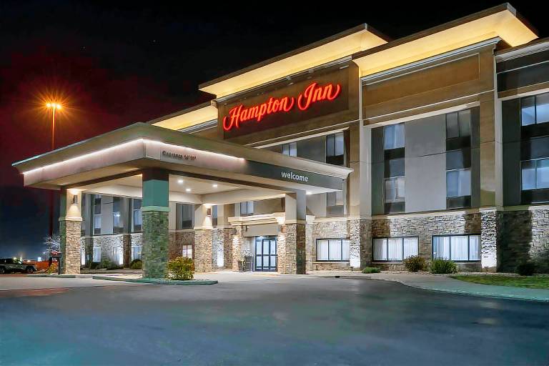 Hampton Inn Mitchell — photo 4