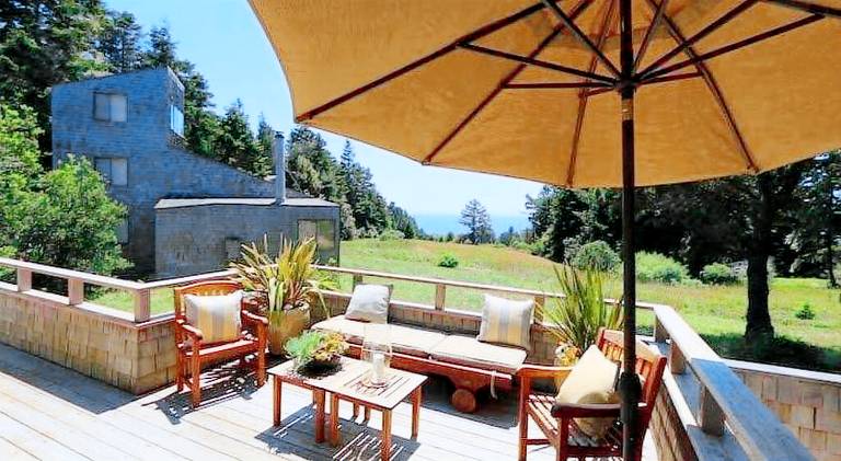 Vacation home with pool & hot tub — photo 2
