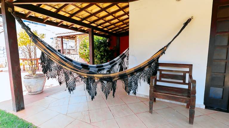 Children-friendly vacation home with private pool, barbecue & yard | Pets are welcome — photo 2