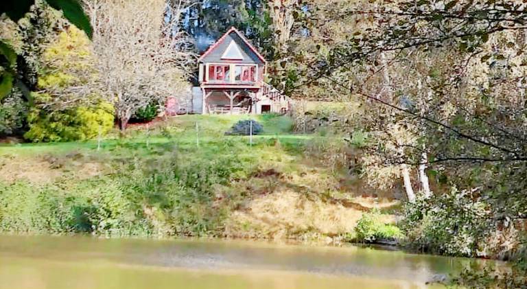 Chalet autonome avec etang pleine nature in Belfort