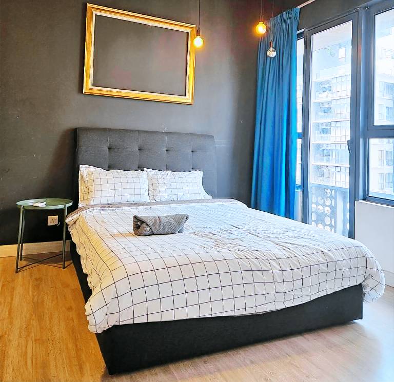 Lovely apartment with pool, yard & hot tub | Suitable for remote work | Pet-friendly in Kuala Lumpur