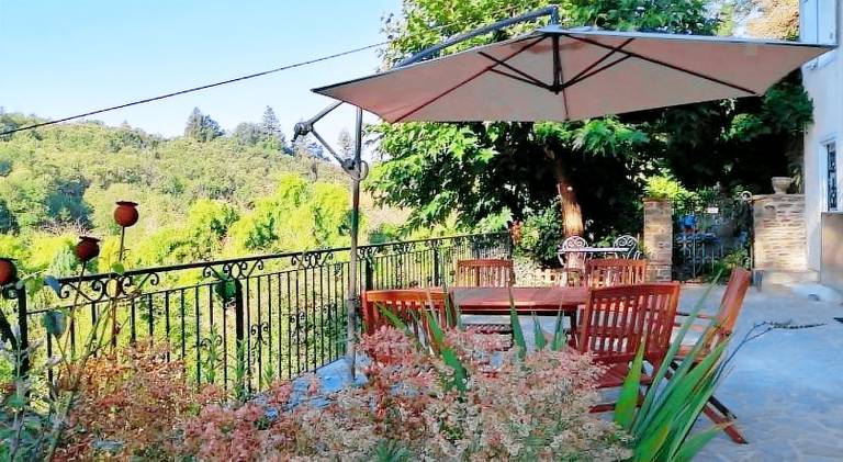 Vacation home with garden, terrace & barbeque in Gaillard