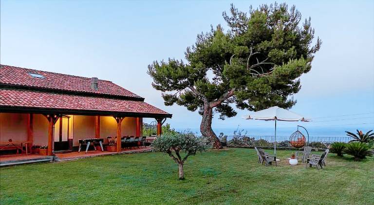 House with terrace, pool & BBQ — photo 3