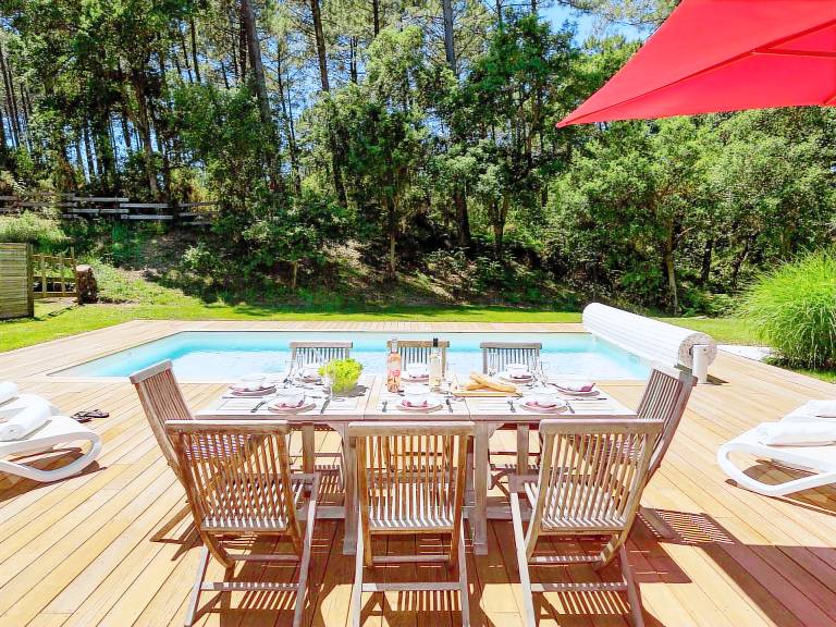 Fully equipped beautiful house with patio & private pool | Pets allowed — photo 5
