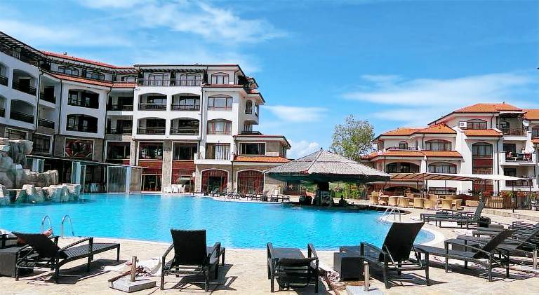 Holiday apartment with pool — photo 3