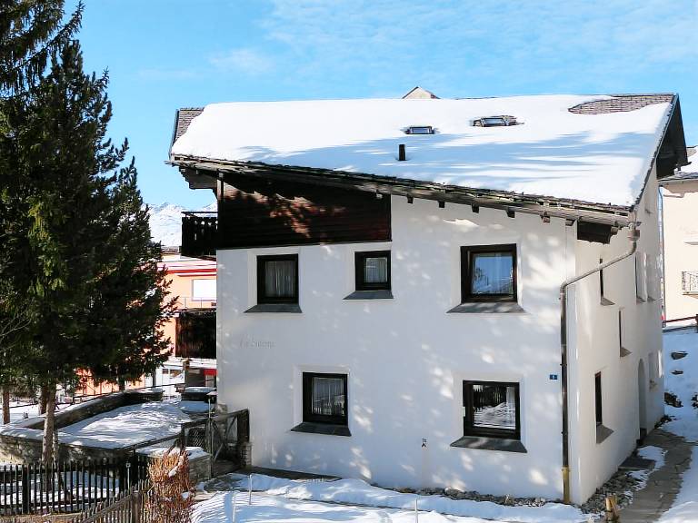 Ferienwohnung mit Hund in Pontresina f&uuml;r max. 4 Personen