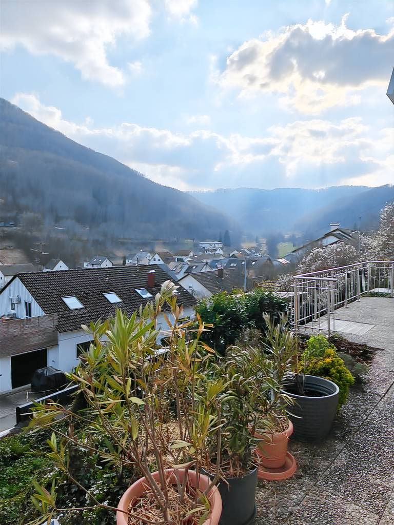 Holiday apartment with fast internet & yard | Garden view | Suitable for remote work | Pet-friendly — photo 2