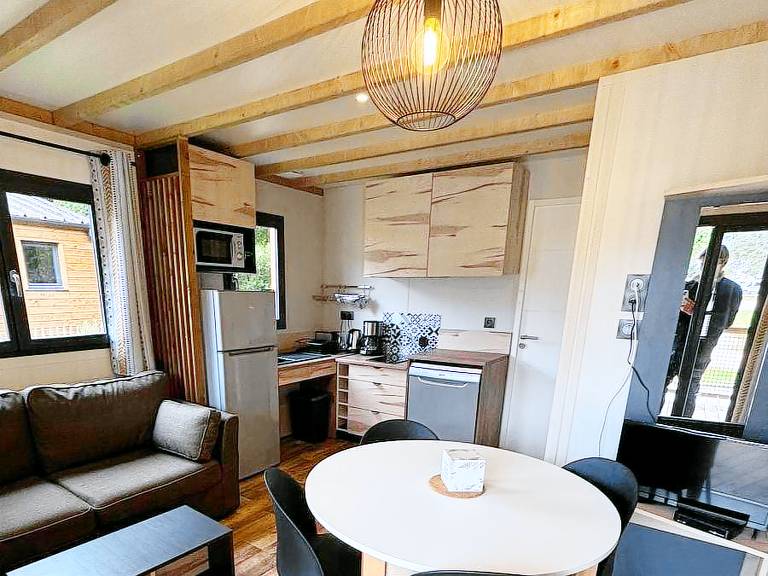Chalet with patio & pool | Pets allowed — photo 5