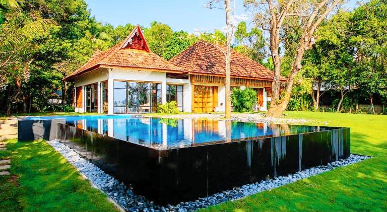 148 m&sup2; Villa