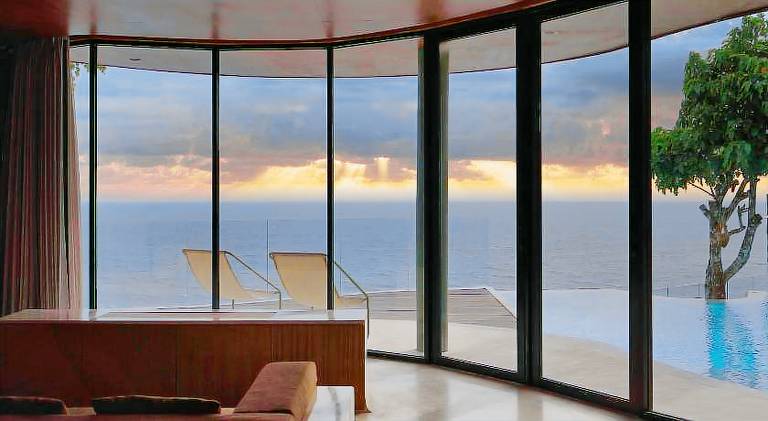 Ample villa with patio, garden & pool | Close to the beach | Suitable for remote work | Dogs allowed — photo 4