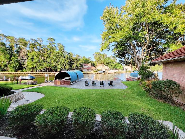 House Lake Conroe
