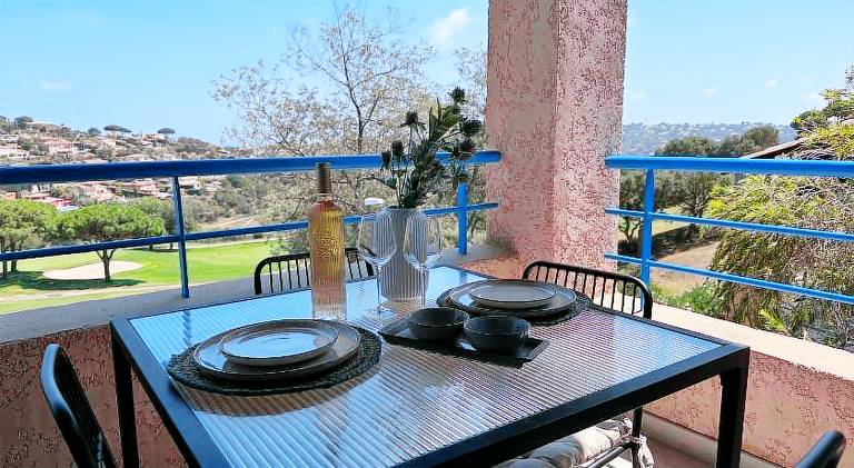 House with private pool & patio — photo 4