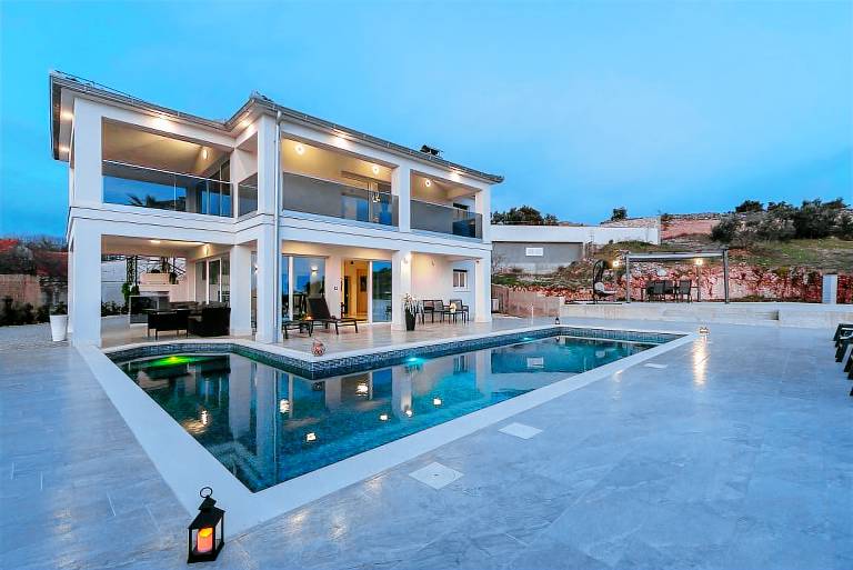 Villa  Sevid