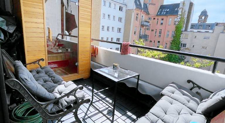 Cozy room next to Ku'damm with full kitchen and fast wifi in Berlin