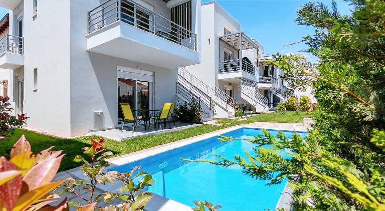 Beautiful holiday apartment with patio & yard | Close to the beach | Dogs allowed — photo 2