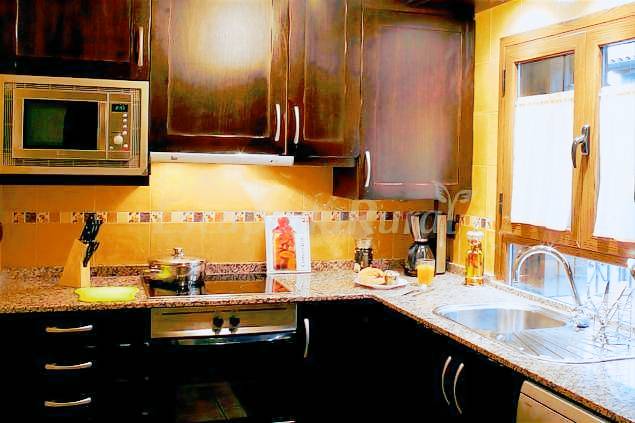 Cottage with hot tub, patio & yard | Nature view — photo 2