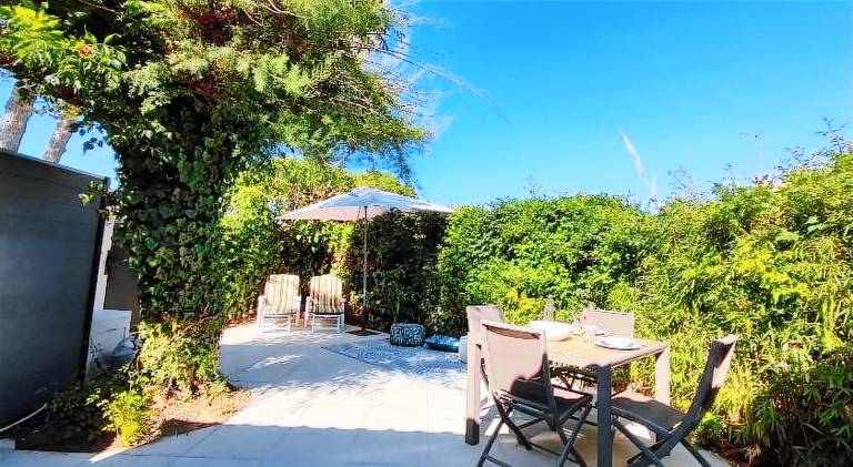 Rental apartment with 1 room for 2 persons in Gemenos