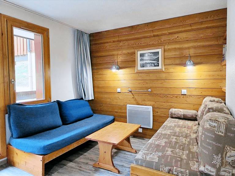 90m from shops, 3rd floor, view ski slopes/mountain, balcony, ski locker, 26m², Valmorel in Les Belleville