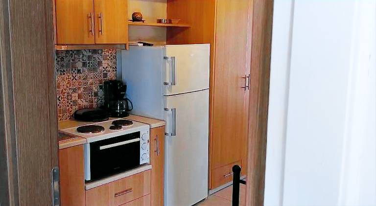 Apartment with patio — photo 4