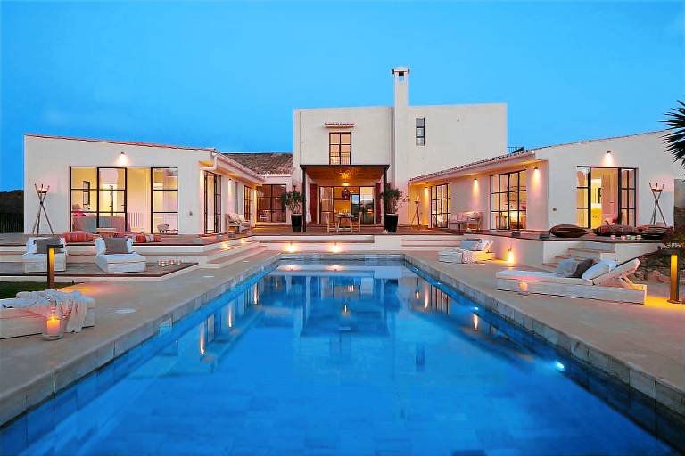 Villa with yard, terrace & pool | Garden view — photo 2