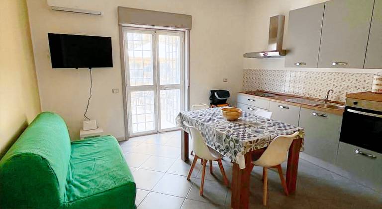 Vacation home with barbecue & patio | Pets are welcome — photo 3