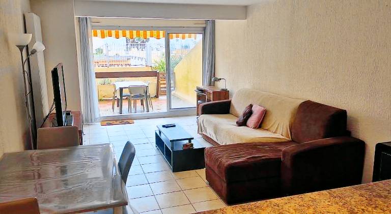 Port Dauphin II, T3 Centre Port avec parking, piscine, clim, wifi in Agde