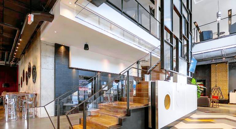 Alt Hotel Toronto Airport — photo 3