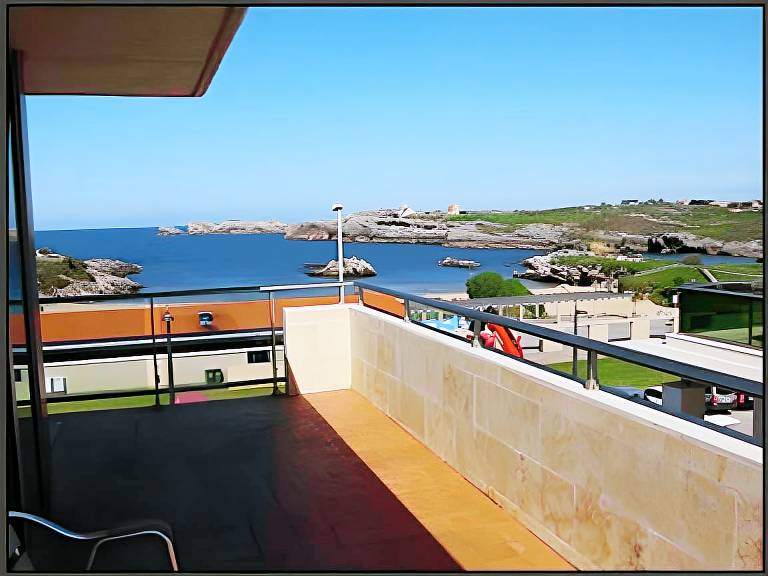Holiday apartment with patio & yard | Close to the beach | Dogs allowed — photo 3