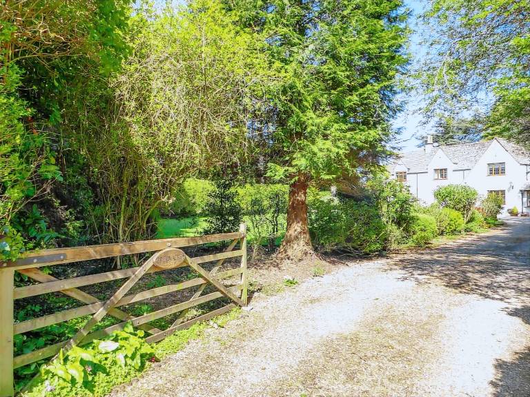 Cottage  Rodborough Common